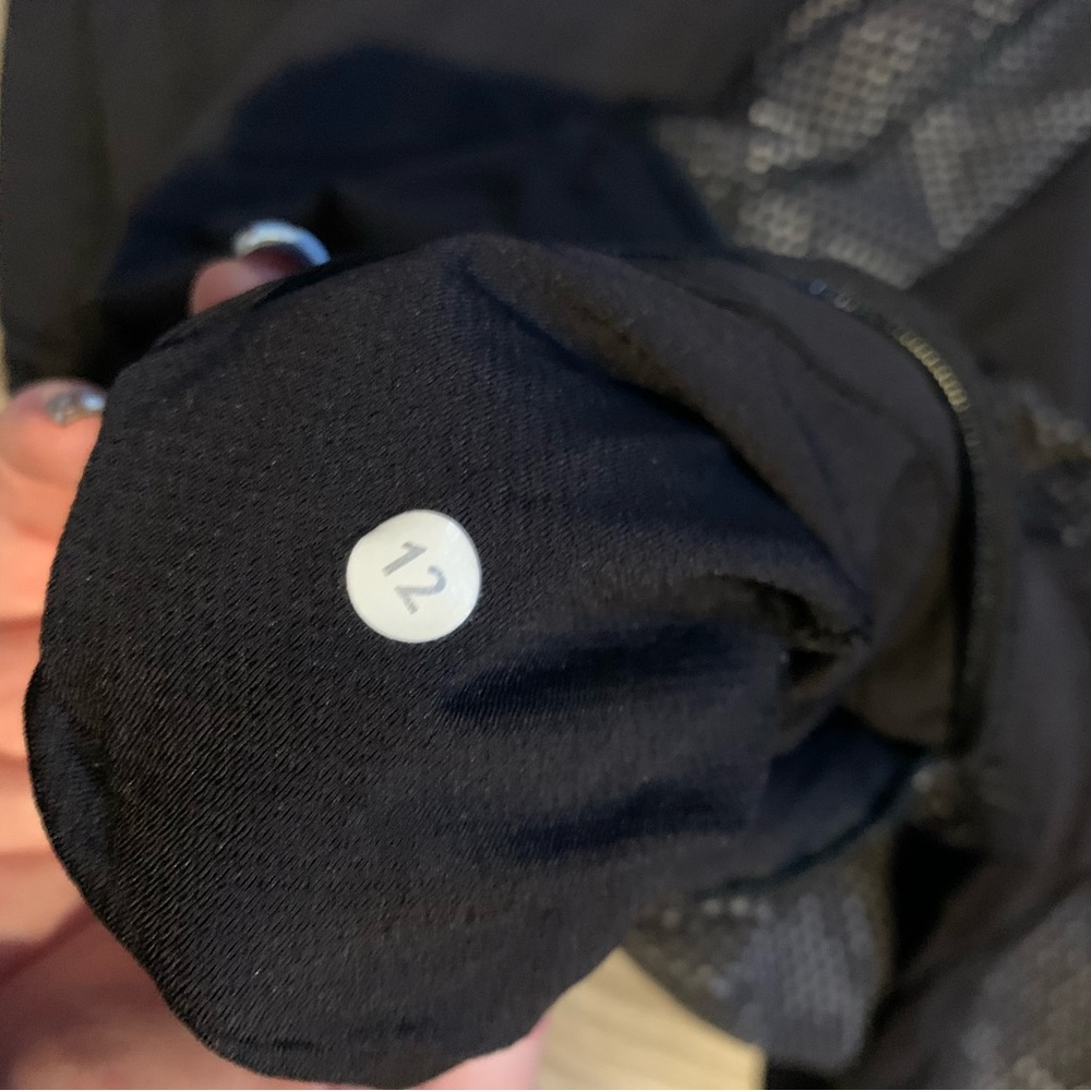 Lululemon Race With Grace 1/2 Zip II *Lights Out - Picture 2 of 2
